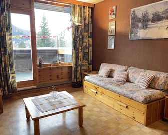Family Chalet in Pila, Comfort and Fun - Pila - Living room