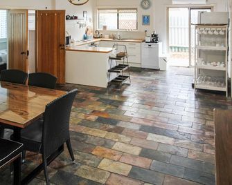 .Beach getaway, pet friendly, coastal vibe - Adelaide - Restaurant