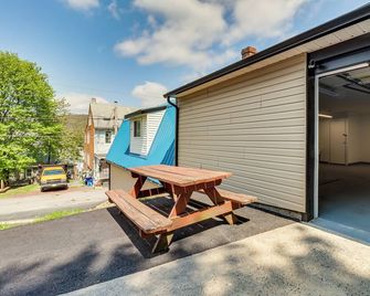7 Mi to Whitewater Rafting Cozy Lansford Cabin! - Barnesville