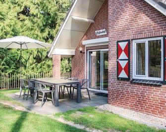 Konijnenbult - Ommen - Pátio