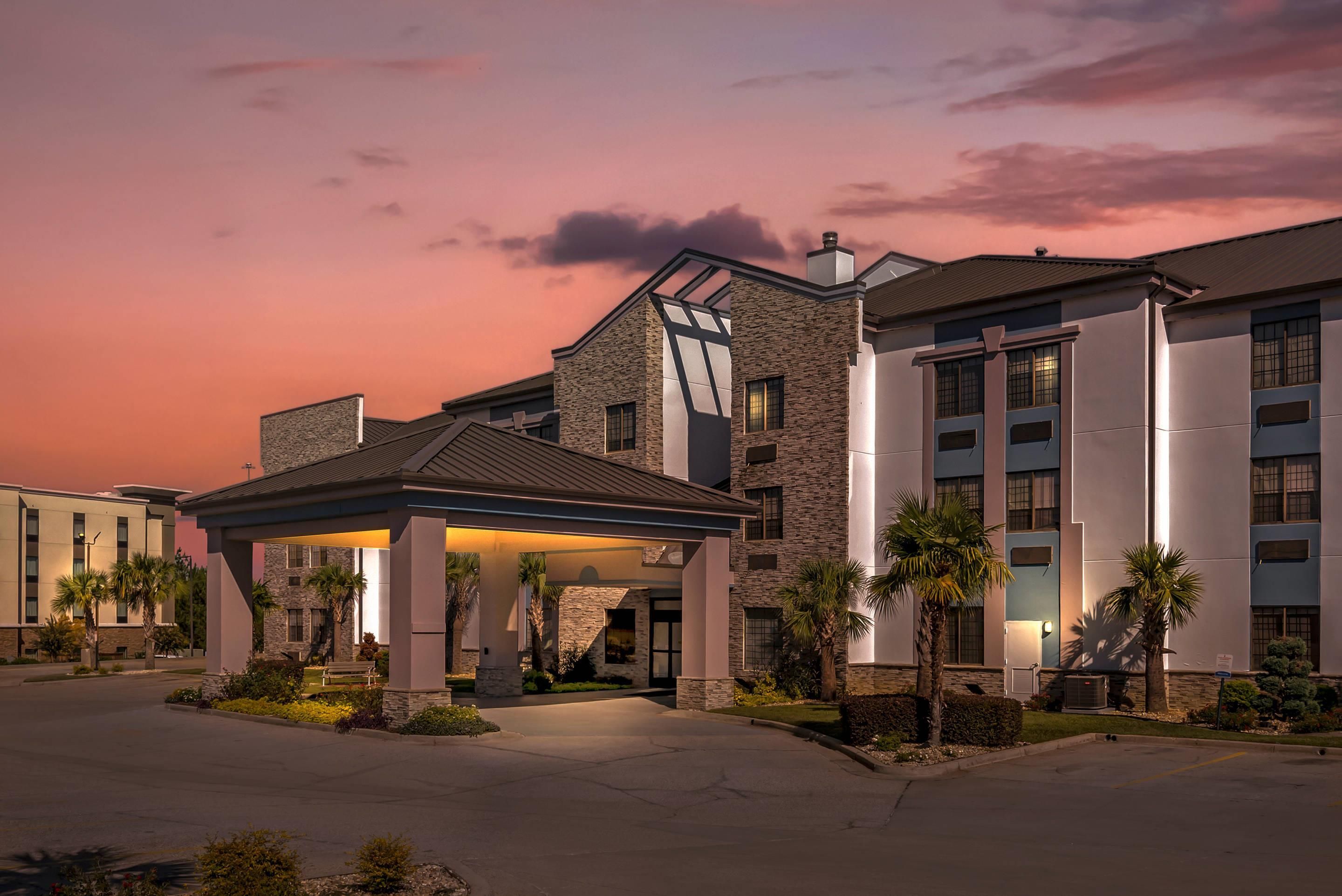 Comfort Suites Hattiesburg near University - האטיסברג - בניין