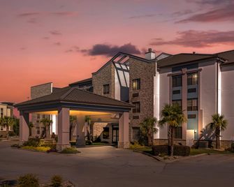 Comfort Suites Hattiesburg near University - האטיסברג - בניין