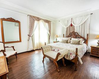 هوتل يورو سويت كامبيناس باي ناسيونال إن - كامبيناس - غرفة نوم