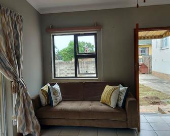 Recoupe - East London - Living room