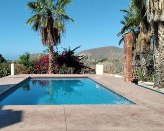 Nice Studio, swimming pool and private parking. - El Pescadero - Basen