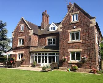 Whitethorn Bed And Breakfast - Congleton - Building