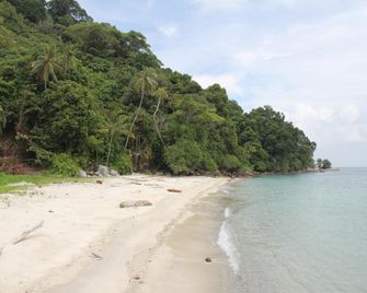 Modern Look Studio At De Prima Apartment - Medan - Playa