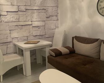 Colors Apartment Sarajevo - Sarajevo - Wohnzimmer