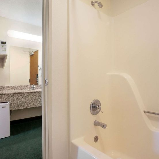 Travelodge by Wyndham Morrill image 1