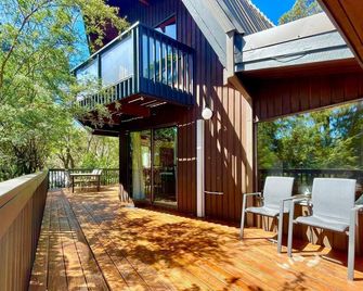 Sublime Cedar Lodge Leura - Leura - Patio