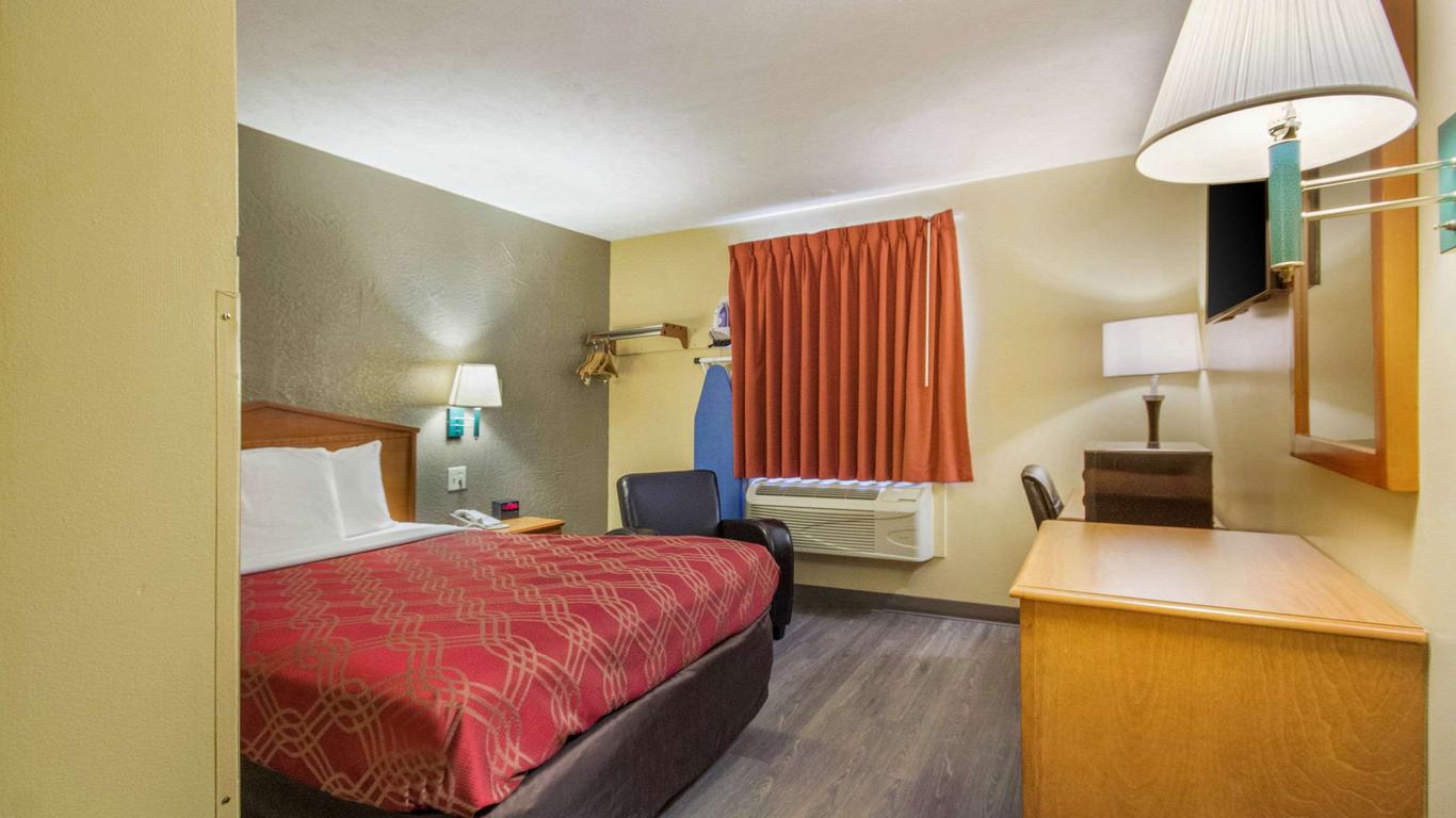 Econo Lodge Lansing - Leavenworth