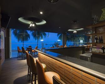 Mercure Penang Beach - Tanjung Bungah - Бар