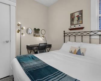 Modern 2BR near DT, 8min walk to Park&Conservatory - Columbus - Sypialnia