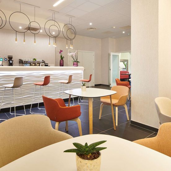 H么tel Le Bayonne image 1