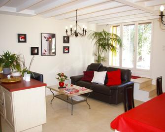 La Cognée - קוניו - סלון