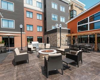 Residence Inn by Marriott Indianapolis South/Greenwood - Indianapolis - Patio