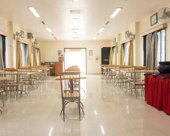 Ramoji Film City Shantiniketan - Anājpur - Restaurant