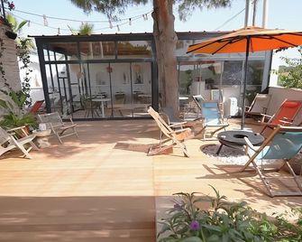 Maison Cesme Hotel - Cesme - Patio