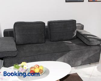 Apartment Magnolija - Karlovac - Wohnzimmer
