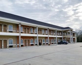 Americas Best Value Inn Beeville - Beeville - Gebäude