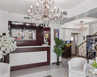 Lina Hotel - Bucharest - Front desk