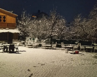 Sandhya Resort and Spa Manali - Manali - Building