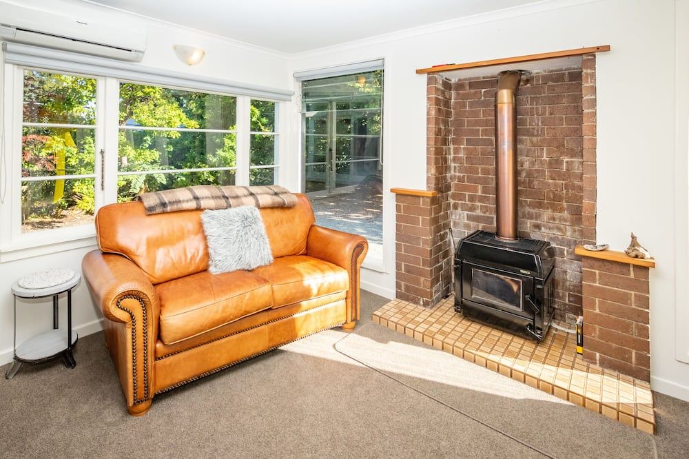 Hop, Skip and Jump to the Lake - Te Anau House - טה אנאו - סלון