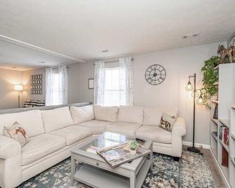 Arkstone Retreat Suites - 3 in 1 - Williamstown - Phòng khách