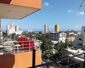 La Terraza De Doña Clara Vedado - Havana - Balcony