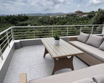 Koroni Luxury Maisonette - Koroni - Balkon