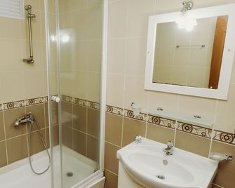 Ozalp Han Hotel - Ortaca - Bathroom