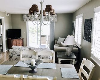 Pet-Friendly,no Cleaning Fees, 2br/2ba Condo Near Pool In Bethany Bay - Sleeps 6 - Ocean View - Comedor