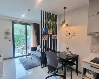 B506-top Floor Pool View 1 Br At Ao Nang Beach - Ao Nang - Ruokailuhuone