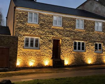 The Burrow - Deddington - Building