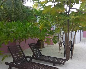 Veyvah Inn Maldives - Muli - Patio