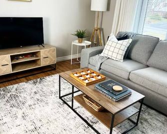 Upper Unit 1067 Rawding - Port Williams - Living room