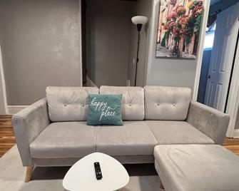 Charming 2-bedroom apartment In Pittsburgh, Southside! - Pittsburgh - Living room