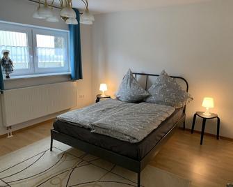 Ferienwohnung Stella - Ichenhausen - Спальня