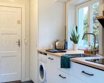 Cozy vacation home with natural garden, well equipped kitchen, and WiFi - Bad Wilsnack - Küche