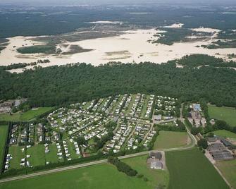 Chalet near the Loonse and Drunense Duinen - Udenhout - Outdoor view