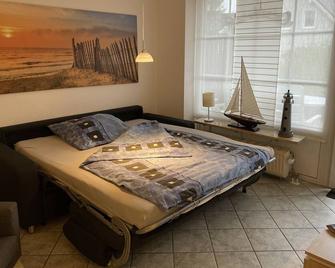DKK9c Ferienwohnung Ostsee-hn-sucht F - Niendorf - Schlafzimmer