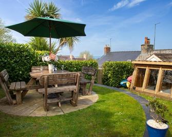 Y Bwthyn Newport - Newport - Patio