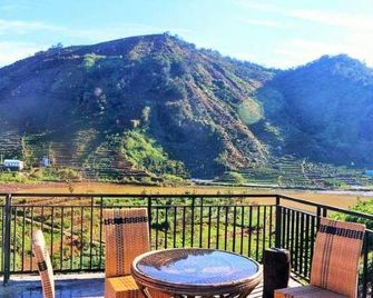 Afton Homestay Sikunir - Wonosobo - Balkon
