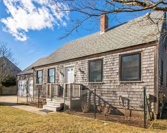 Charming 3BR Home in Nantucket's Natural Beauty home - Nantucket - Edificio