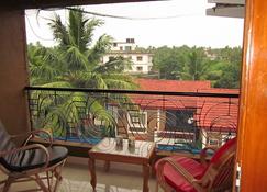 Beautiful One Bedroom , Pool Facing With Shared Pool In Gated Resort - Candolim - Balcony