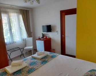 Mavi Beyaz Pansiyon - Seferihisar - Slaapkamer