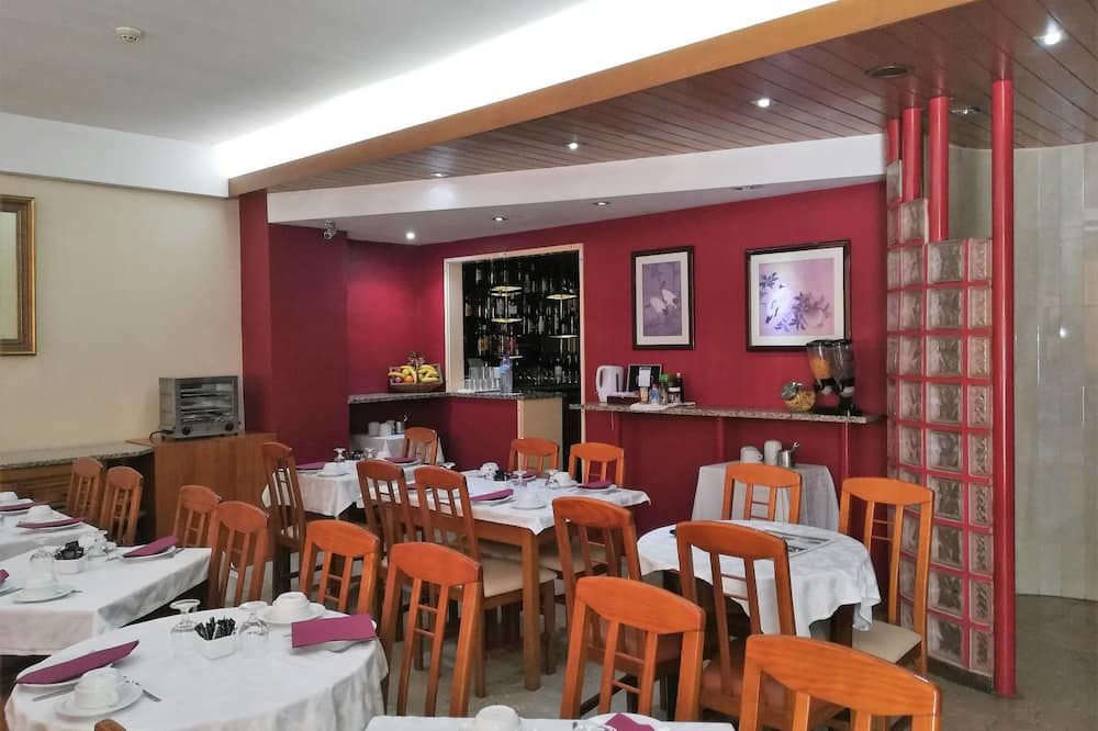 Hotel Dom Vilas - בראגה - מסעדה