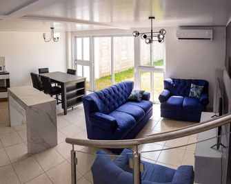 Nice home & Immaculate nice and relaxing - Sonsonate - Sala de estar