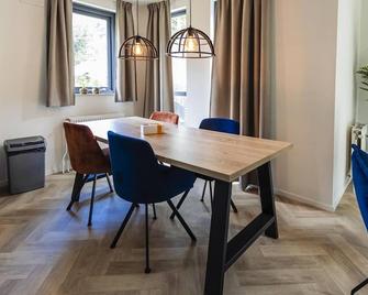 Holiday home with sauna near Nijmegen - Hernen - Comedor