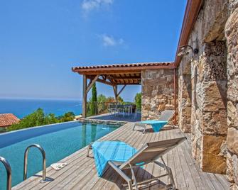 Domaine Arcobiato - Olmeto - Pool